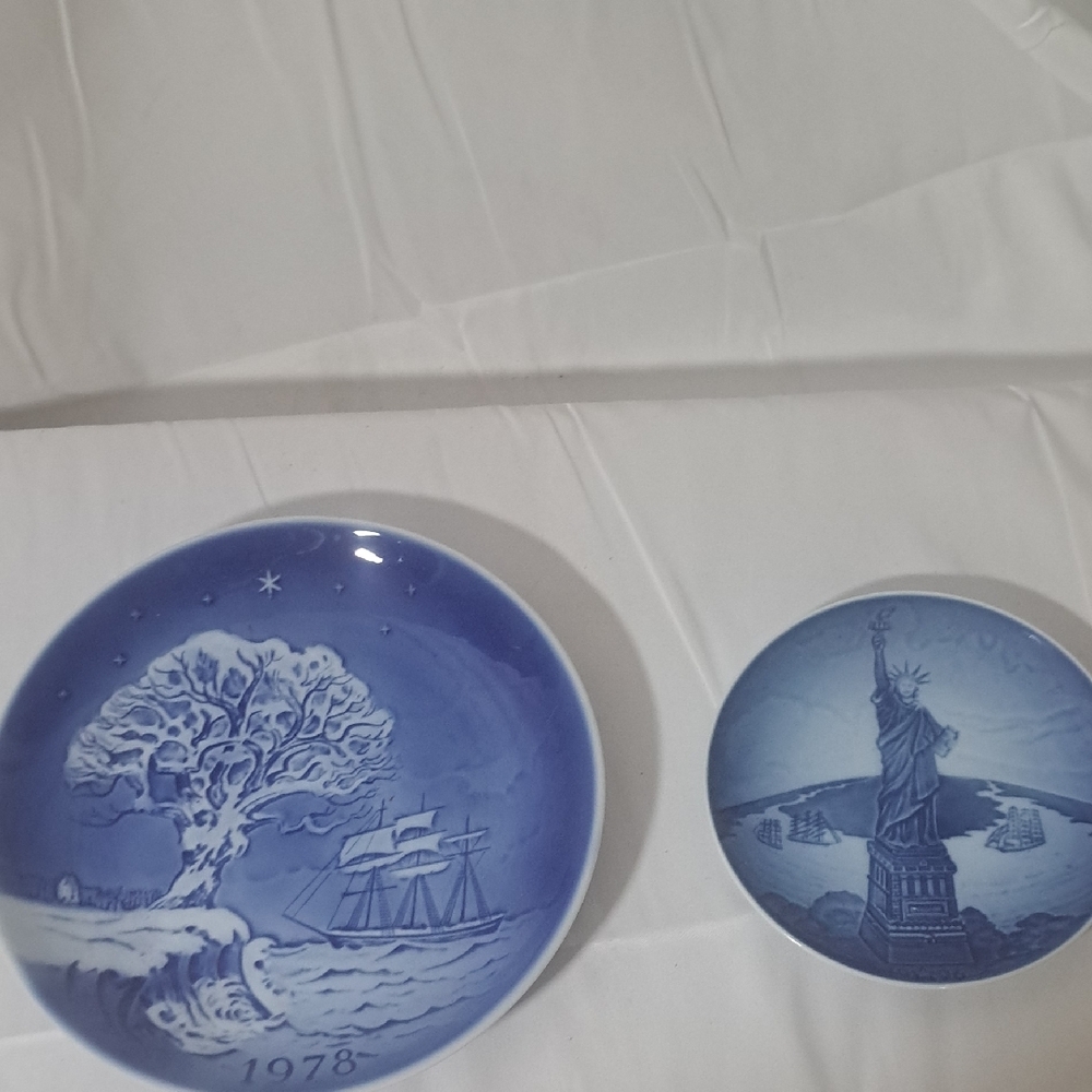 Blue Decorative Plates with Nautical and Statue of Liberty Designs